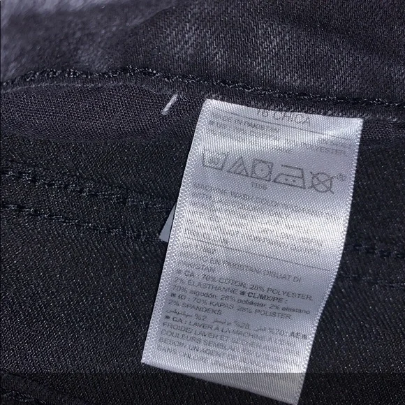 π Mid-Rise Cropped Flare-Ankle Jeans - Picture 13 of 15